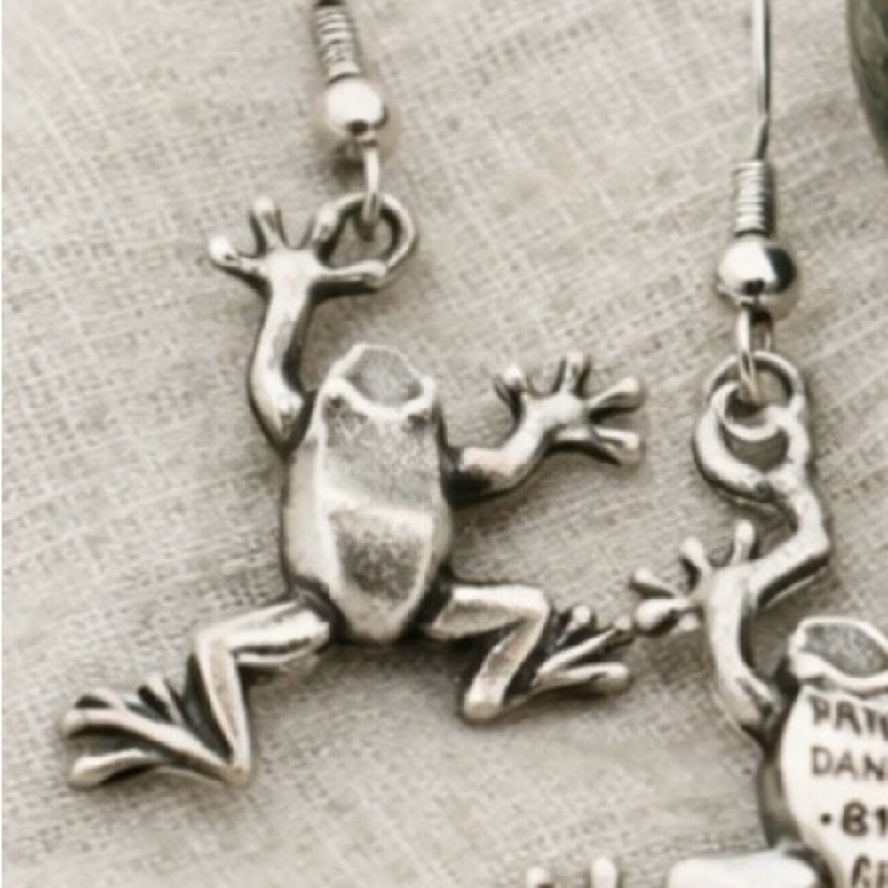 Danforth Pewter Frog Earrings 1992 Vintage Vermont Handmade Cottagecore Dangle - Picture 7 of 7